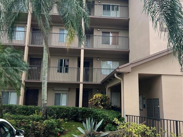 12550 SW 15th St 307E, Pembroke Pines FL 33027