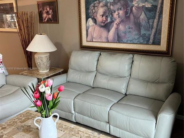 12550 SW 15th St 307E, Pembroke Pines FL 33027