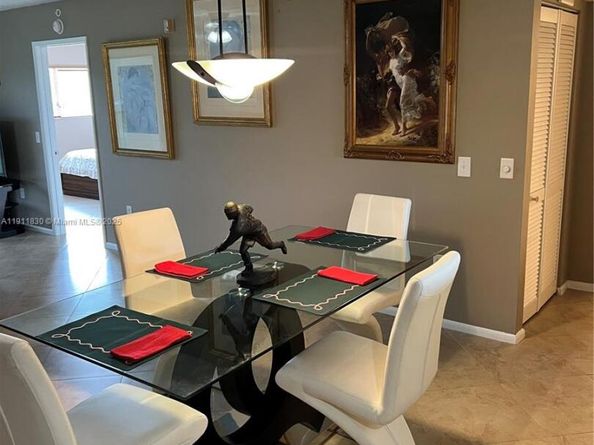 12550 SW 15th St 307E, Pembroke Pines FL 33027