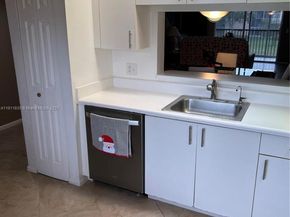 12550 SW 15th St 307E, Pembroke Pines FL 33027