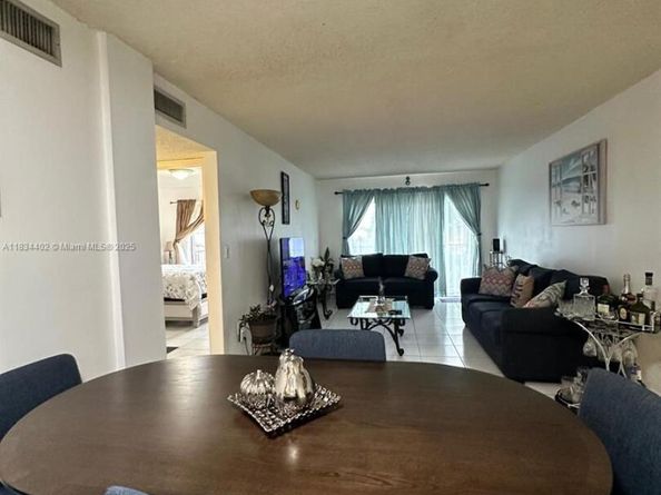 2775 W 52nd St 305, Hialeah FL 33016