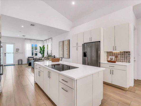 1522 NE 17th Way, Fort Lauderdale FL 33304