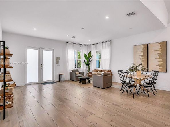 1522 NE 17th Way, Fort Lauderdale FL 33304