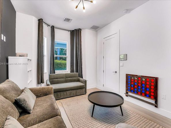 1522 NE 17th Way, Fort Lauderdale FL 33304