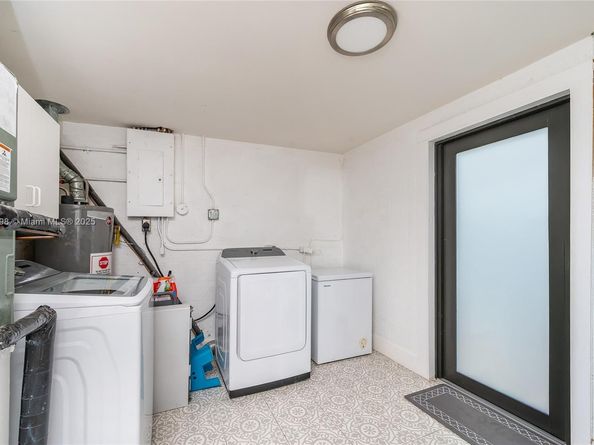 10040 SW 212th St, Cutler Bay FL 33189