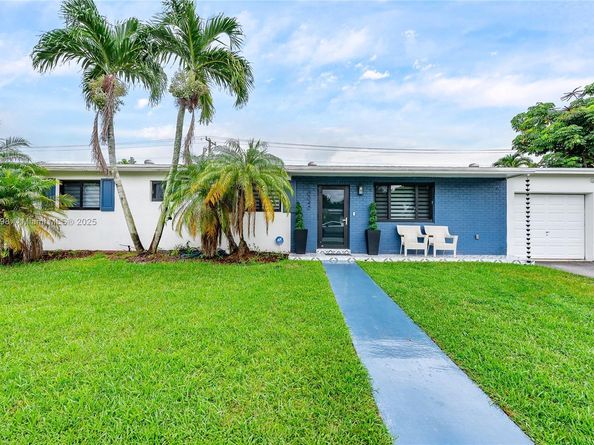 10040 SW 212th St, Cutler Bay FL 33189