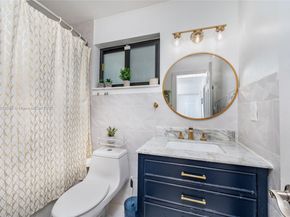 10040 SW 212th St, Cutler Bay FL 33189