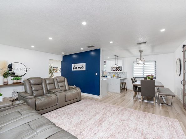 10040 SW 212th St, Cutler Bay FL 33189