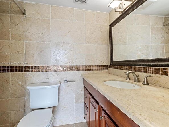 2350 NE 135th St 504, North Miami FL 33181