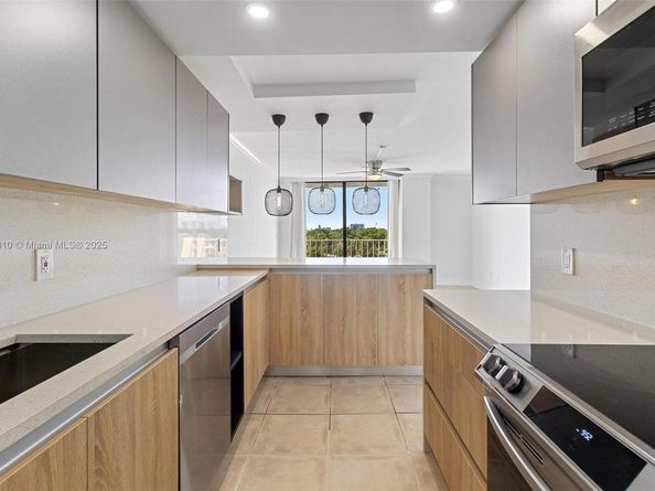2350 NE 135th St 504, North Miami FL 33181