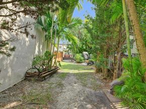 2723 NE 164th St 77, North Miami Beach FL 33160