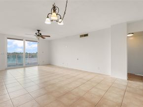 437 Golden Isles Dr 4D, Hallandale Beach FL 33009