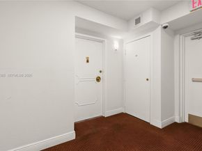 437 Golden Isles Dr 4D, Hallandale Beach FL 33009