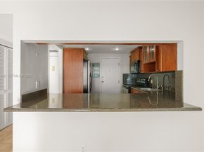 437 Golden Isles Dr 4D, Hallandale Beach FL 33009