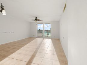 437 Golden Isles Dr 4D, Hallandale Beach FL 33009