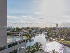 437 Golden Isles Dr 4D, Hallandale Beach FL 33009
