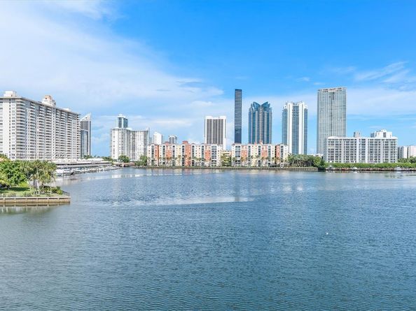 4000 NE 168th St PH5A, North Miami Beach FL 33160