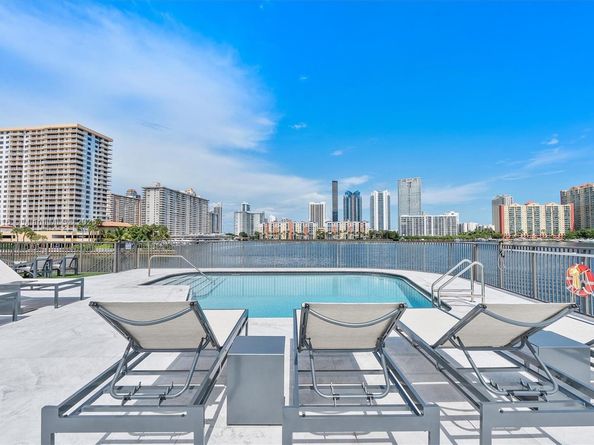 4000 NE 168th St PH5A, North Miami Beach FL 33160
