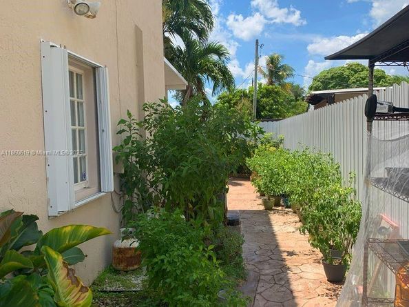4124 SW 91st Ct, Miami FL 33165