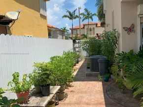 4124 SW 91st Ct, Miami FL 33165