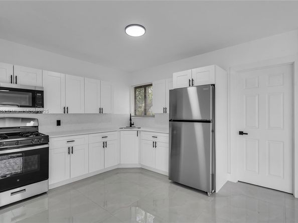 1000 NW 198th St, Miami Gardens FL 33169