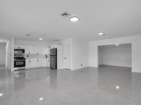 1000 NW 198th St, Miami Gardens FL 33169