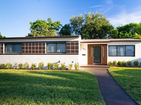 1000 NW 198th St, Miami Gardens FL 33169