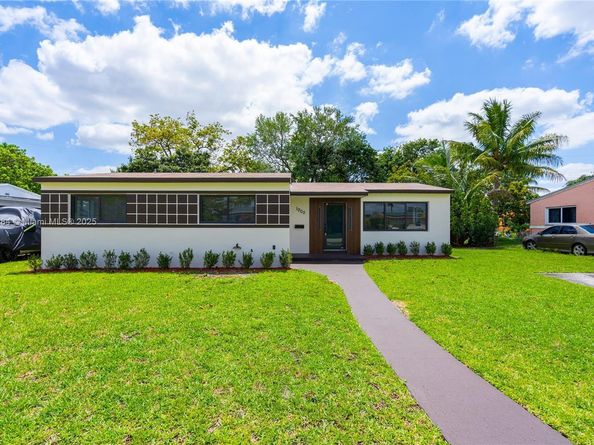 1000 NW 198th St, Miami Gardens FL 33169