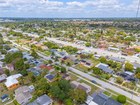 1000 NW 198th St, Miami Gardens FL 33169