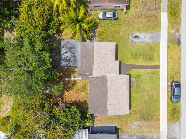 1000 NW 198th St, Miami Gardens FL 33169