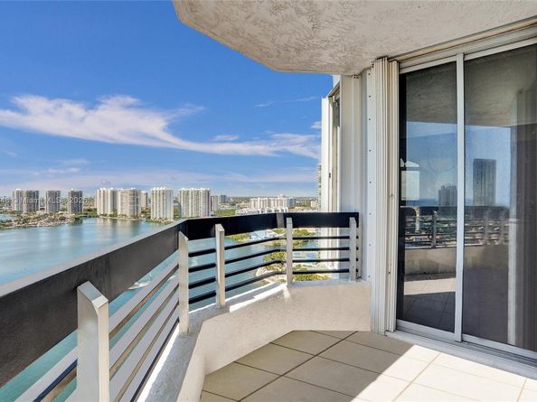 3530 Mystic Pointe Dr 2915, Aventura FL 33180