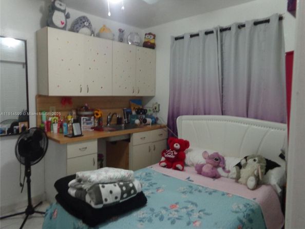 Undisclosed Address #A11914599, Miami Gardens FL 33054