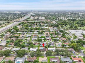 5320 SW 8th St, Plantation FL 33317