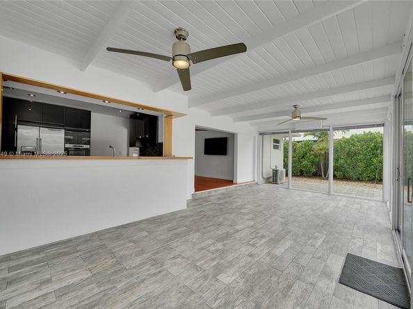 5320 SW 8th St, Plantation FL 33317