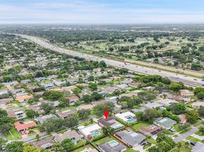 5320 SW 8th St, Plantation FL 33317