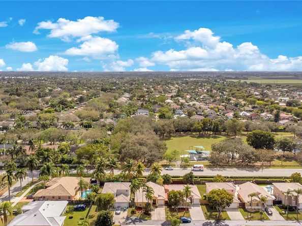 15430 SW 143rd Ter, Miami FL 33196