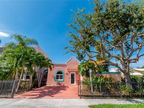 1633 Tyler St, Hollywood FL 33020