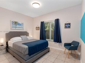 1633 Tyler St, Hollywood FL 33020