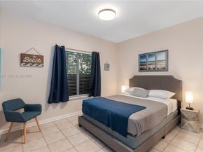 1633 Tyler St, Hollywood FL 33020