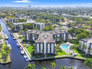 1000 River Reach Dr