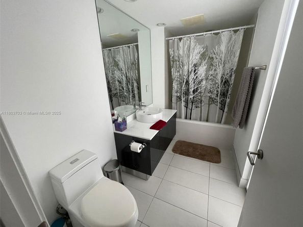 31 SE 6th St 907, Miami FL 33131