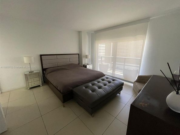 31 SE 6th St 907, Miami FL 33131