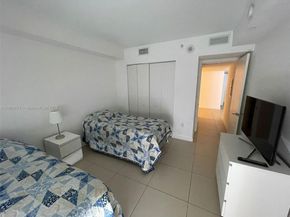 31 SE 6th St 907, Miami FL 33131