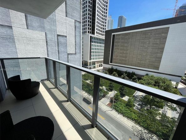 31 SE 6th St 907, Miami FL 33131