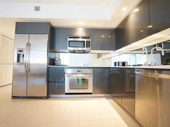 31 SE 6th St 907, Miami FL 33131