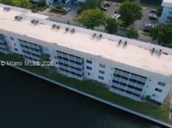 3849 NE 169th St 302, North Miami Beach FL 33160