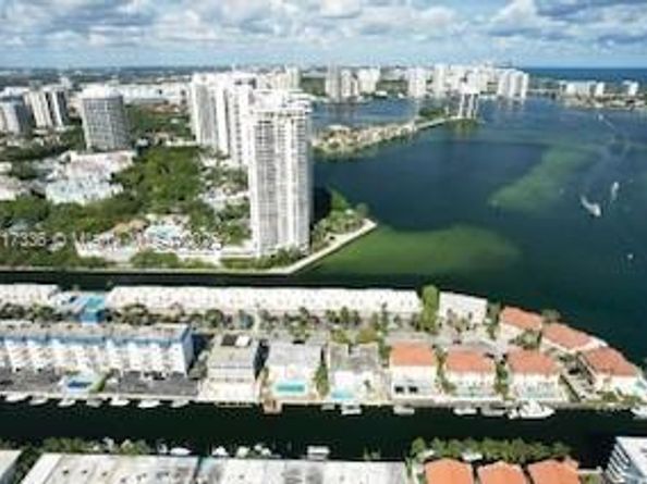 3849 NE 169th St 302, North Miami Beach FL 33160