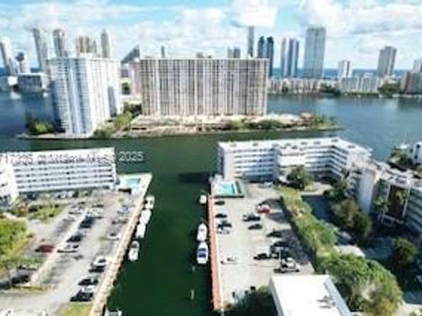 3849 NE 169th St 302, North Miami Beach FL 33160