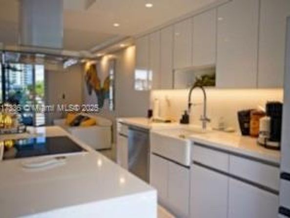 3849 NE 169th St 302, North Miami Beach FL 33160