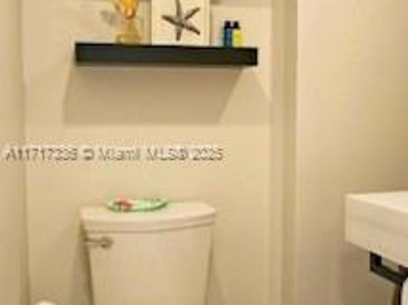 3849 NE 169th St 302, North Miami Beach FL 33160